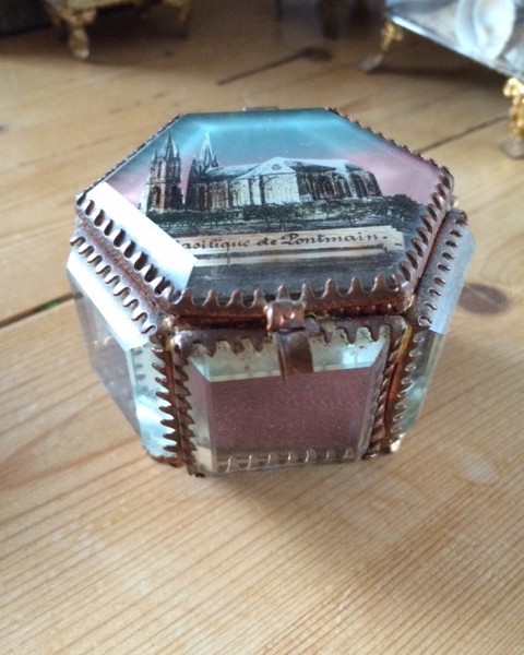 Further image of box.  Unusual shape.